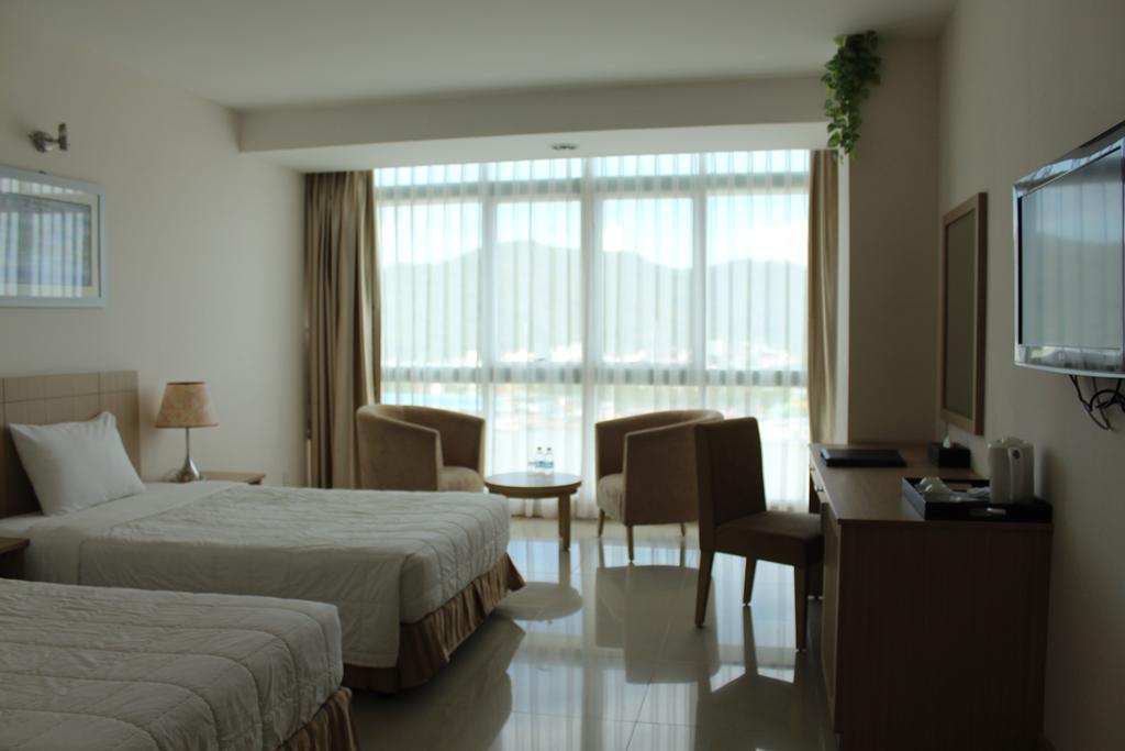 River Hotel Hà Tiên Extérieur photo