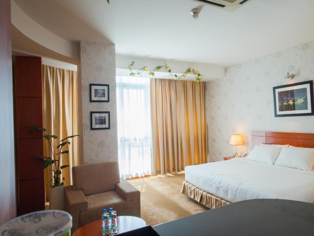 River Hotel Hà Tiên Extérieur photo